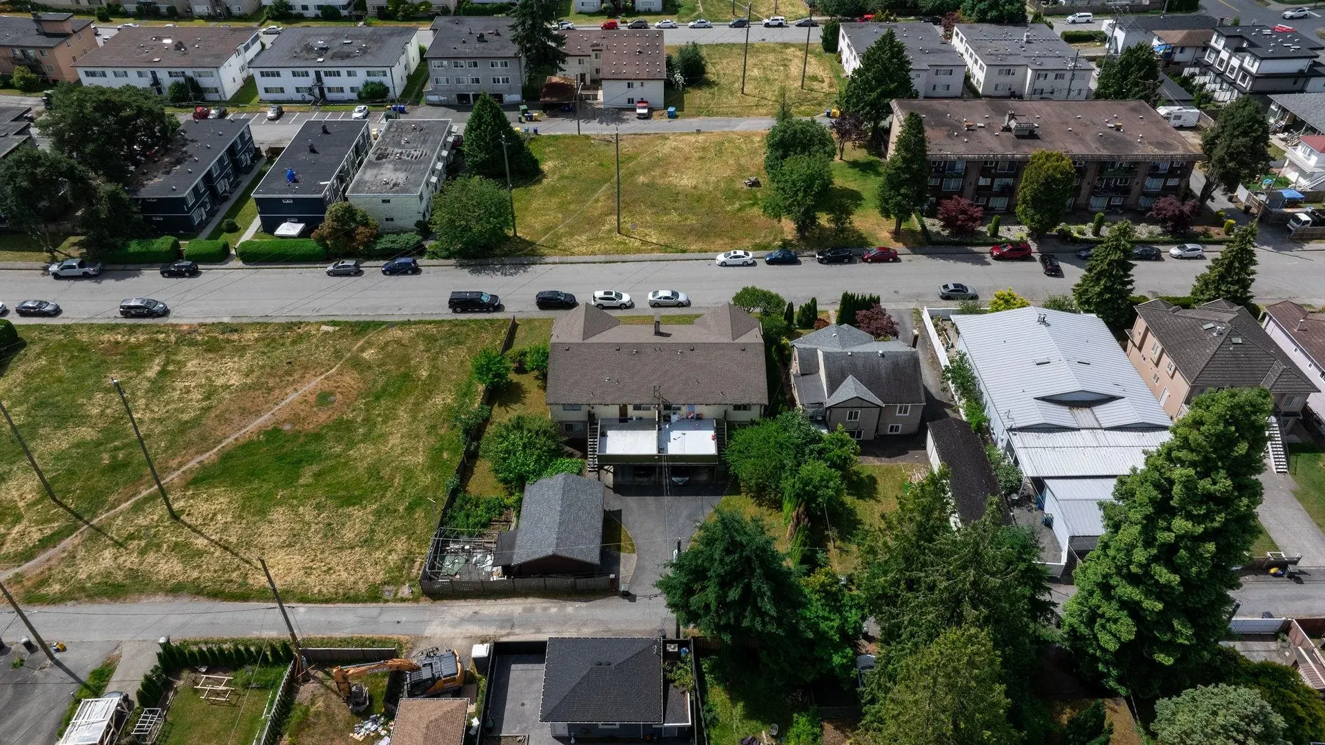 Photo 4 of 40 at 6775 -6777 Balmoral Street
