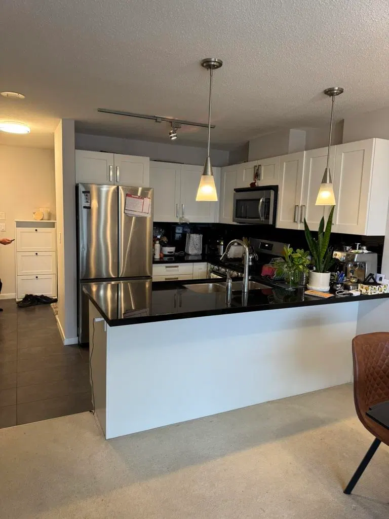 Photo 4 of 13 at #2506 – 2133 Douglas Road