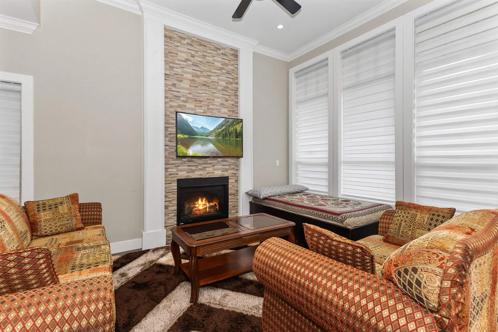 Photo 3 of 40 at 31022 Headwater Place