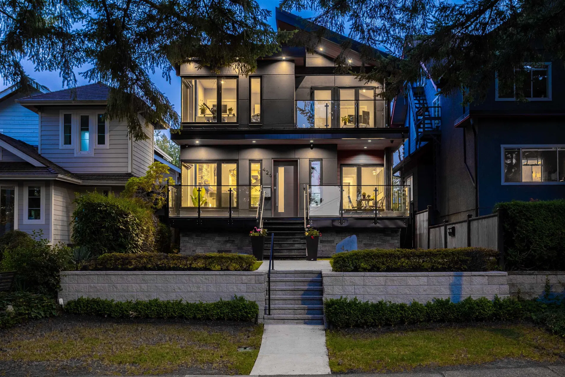 Photo 1 of 40 at 426 W 17th Avenue