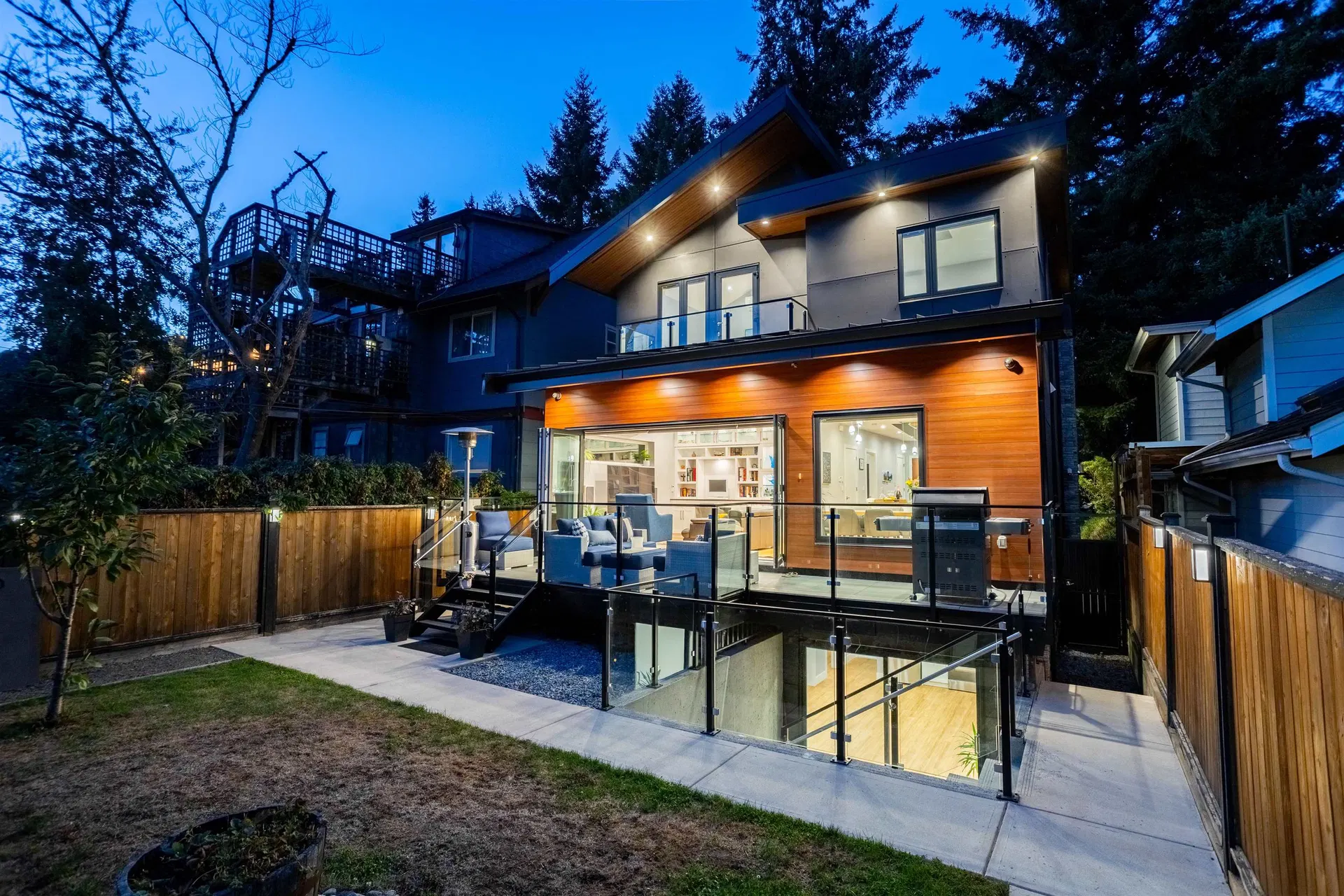 Photo 4 of 40 at 426 W 17th Avenue