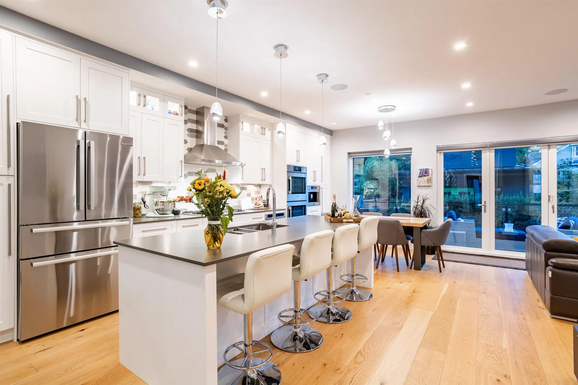 Photo 5 of 40 at 426 W 17th Avenue