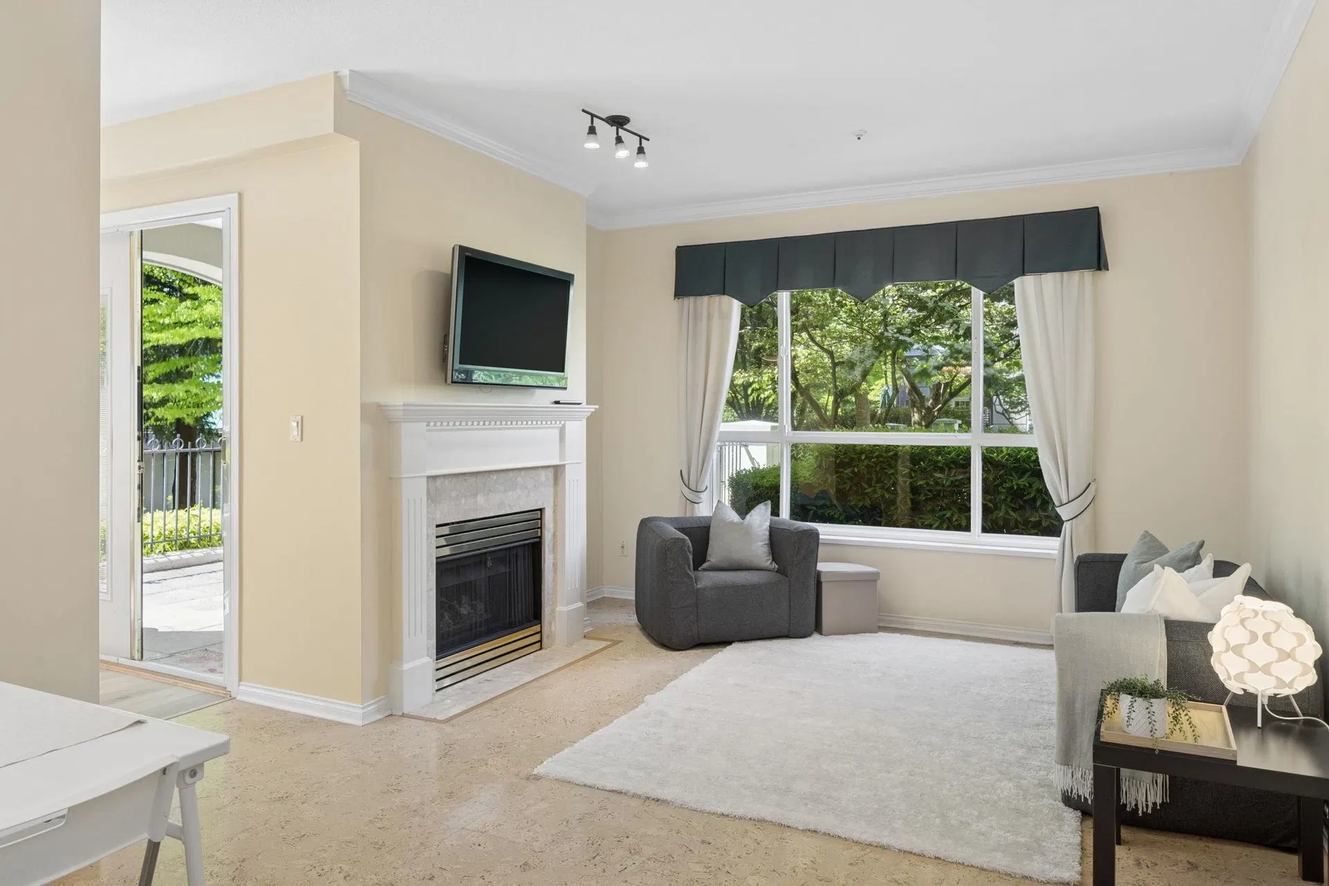 Photo 3 of 40 at #118 – 3098 Guildford Way