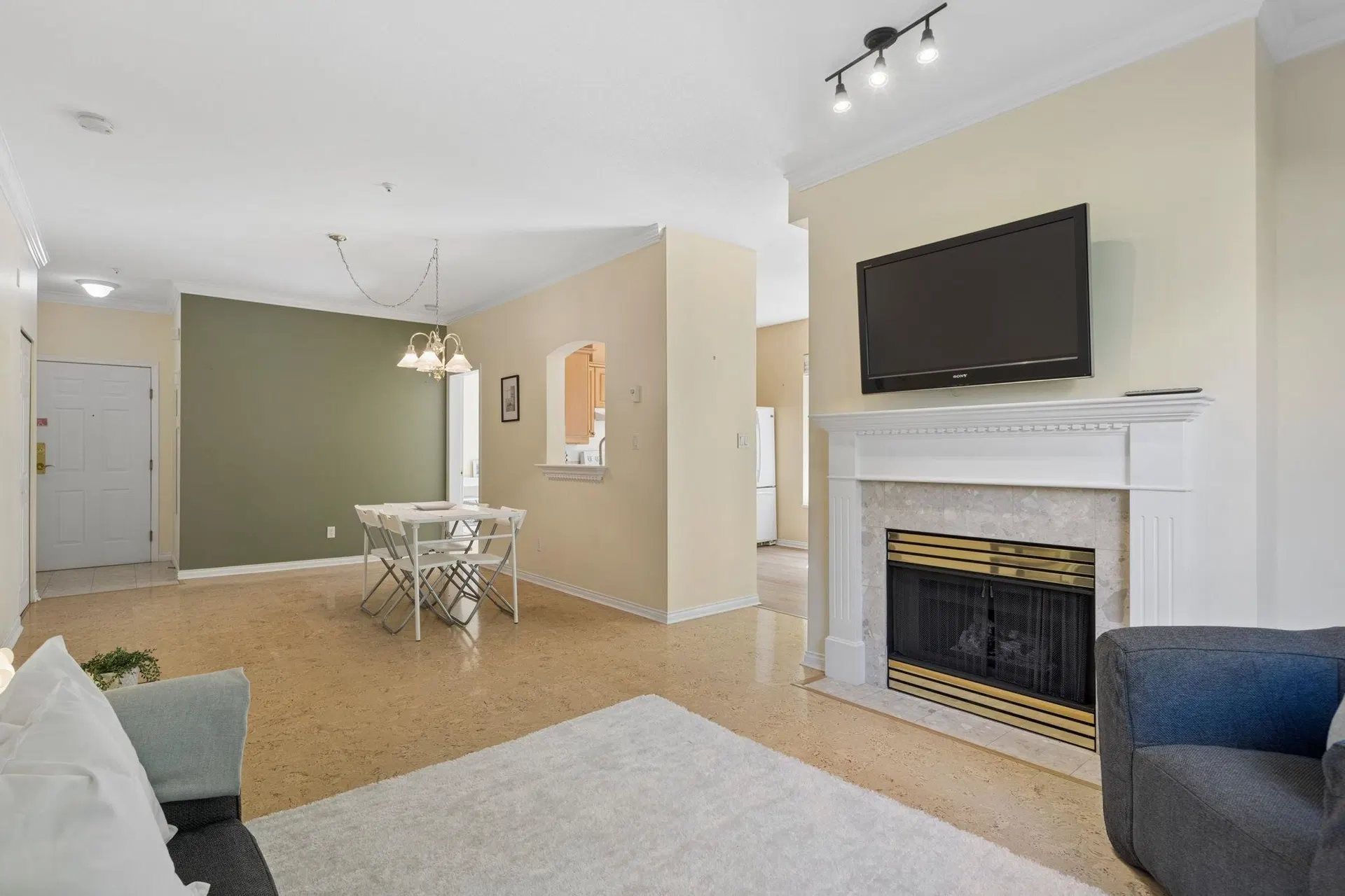 Photo 5 of 40 at #118 – 3098 Guildford Way