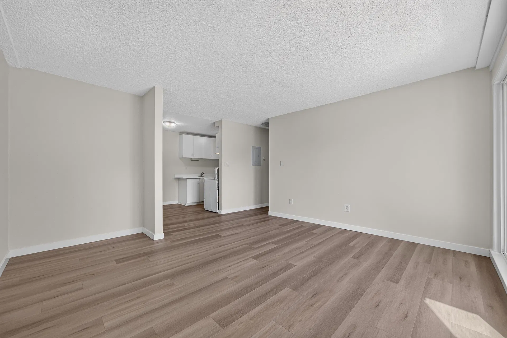 Photo 4 of 19 at #203 – 7220 Lindsay Road