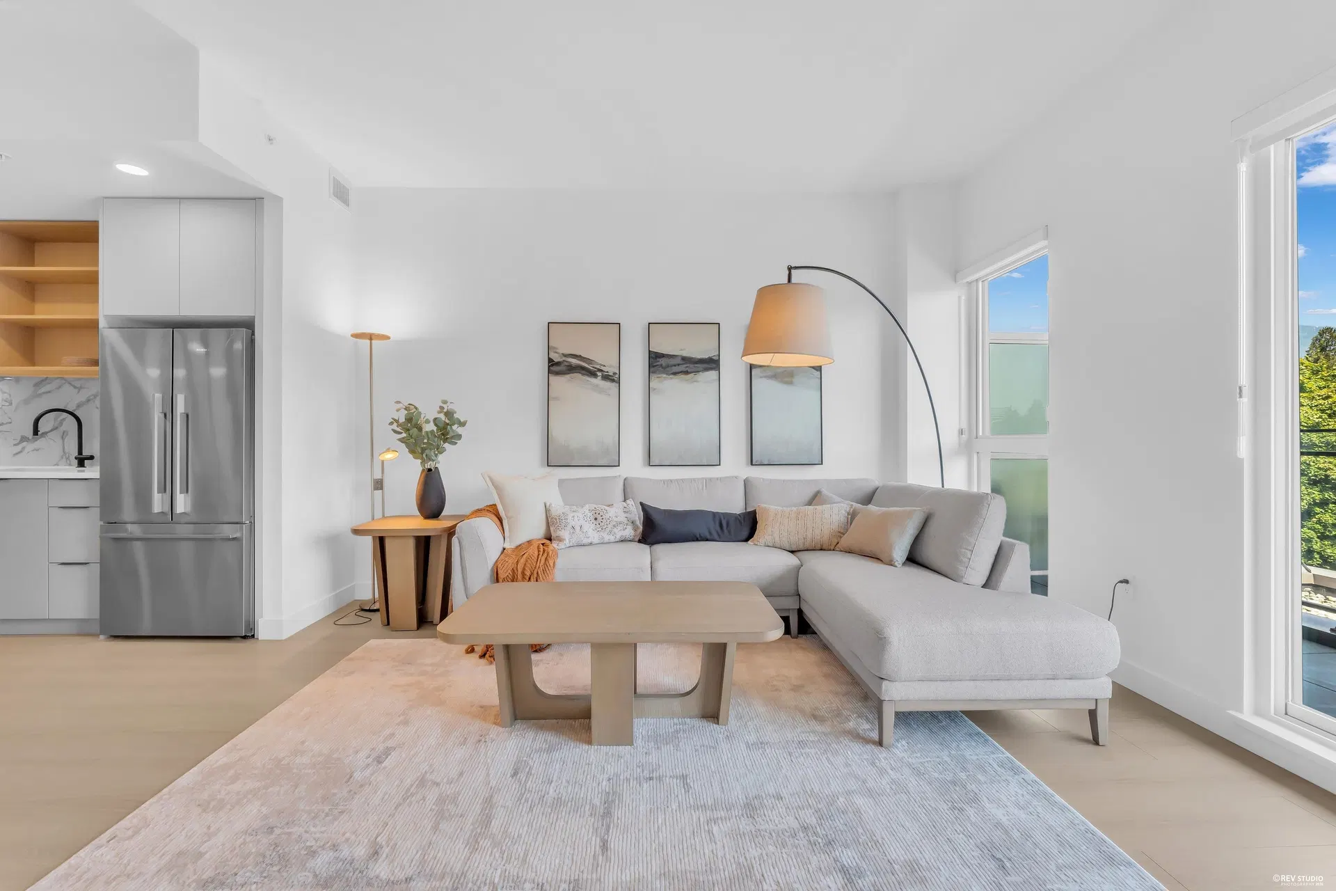 Photo 2 of 40 at #510 – 422 E 3rd Street
