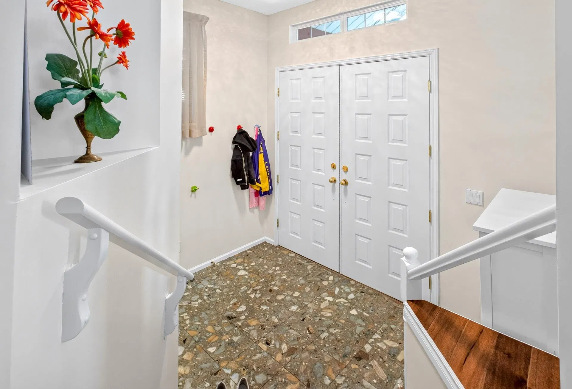 Photo 3 of 36 at 1599 Plateau Crescent