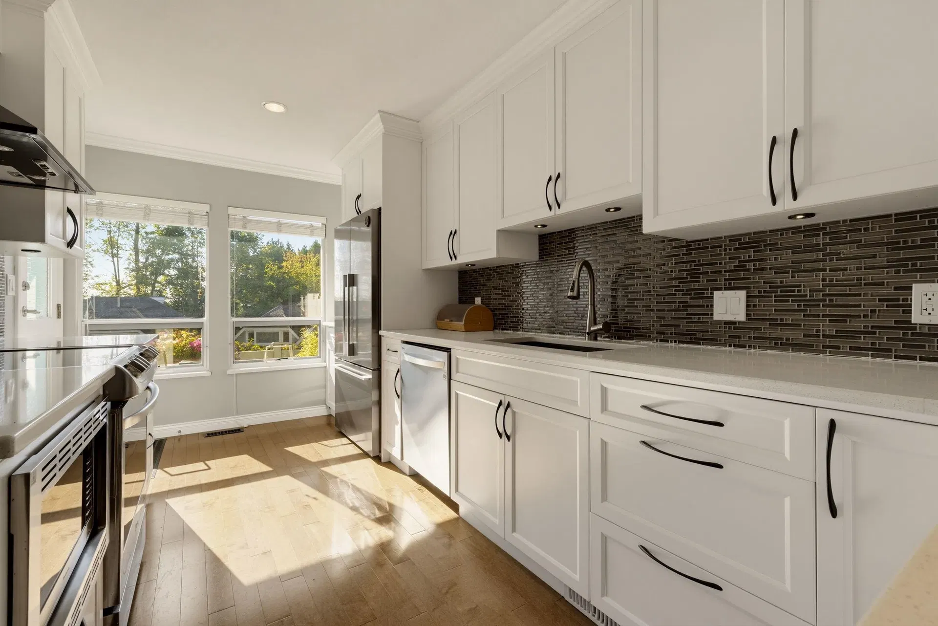 Photo 5 of 37 at 2204 Portside Court