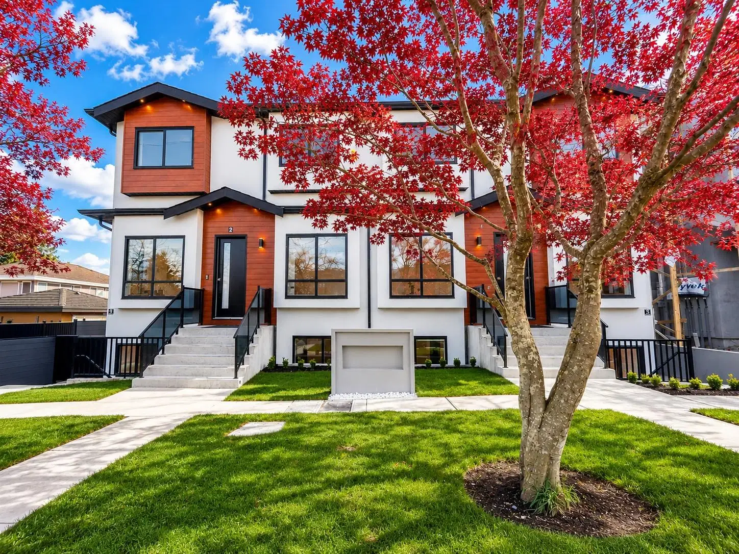 #4 – 6692 Napier Street