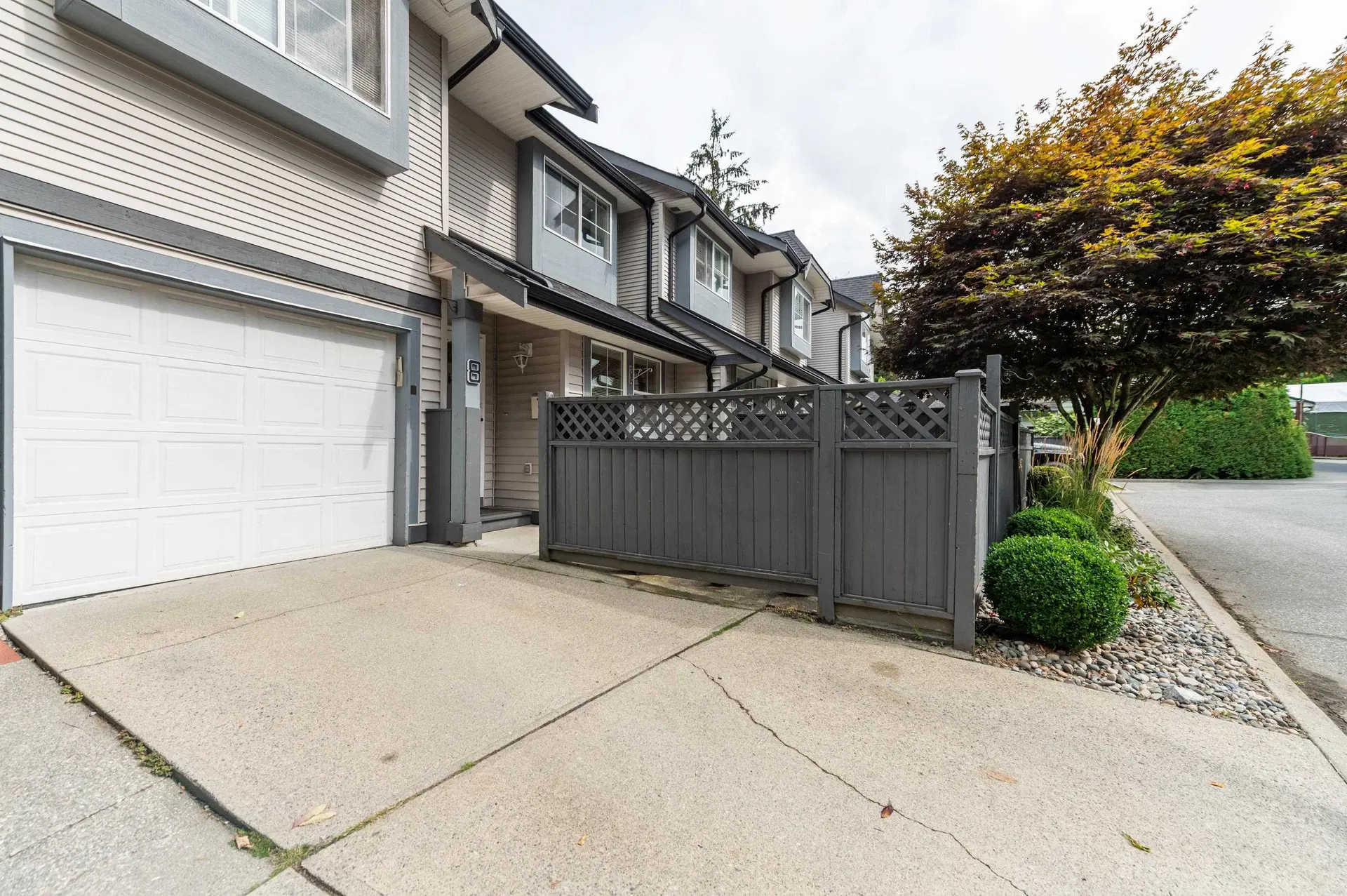 Photo 3 of 36 at #8 – 21015 118 Avenue