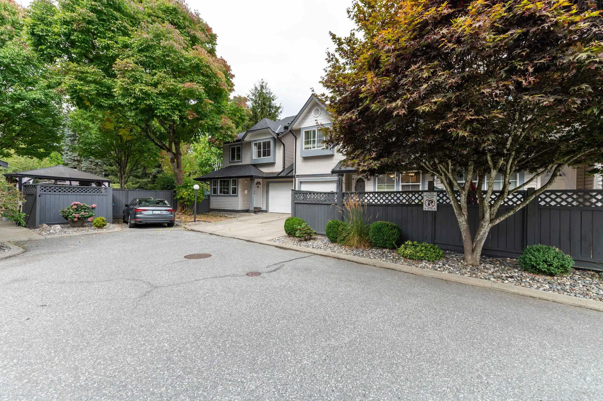 Photo 4 of 36 at #8 – 21015 118 Avenue