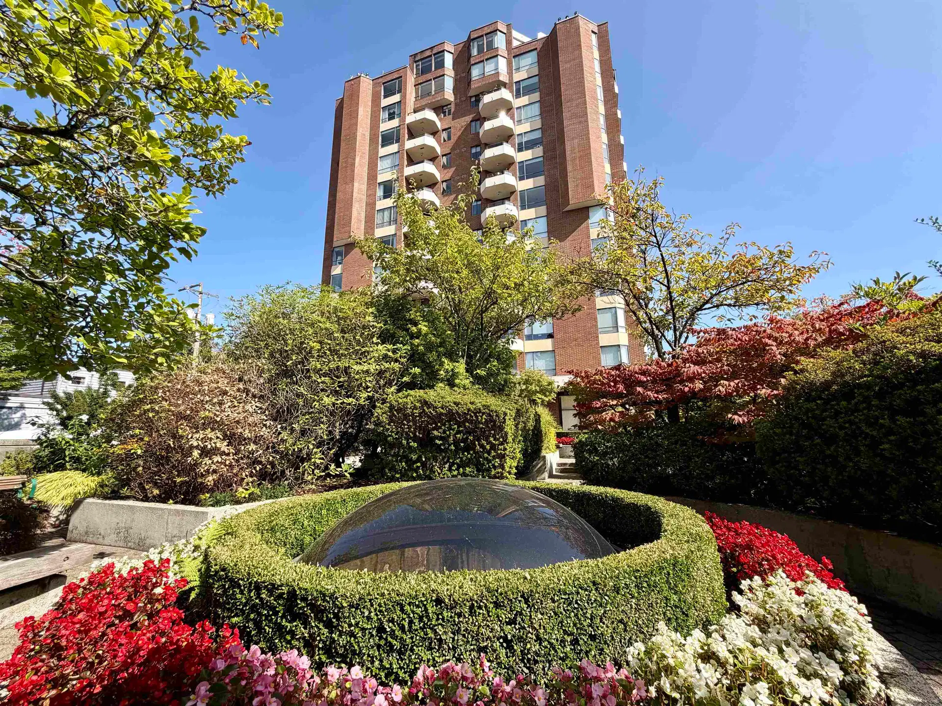 #302 – 2189 42nd Avenue