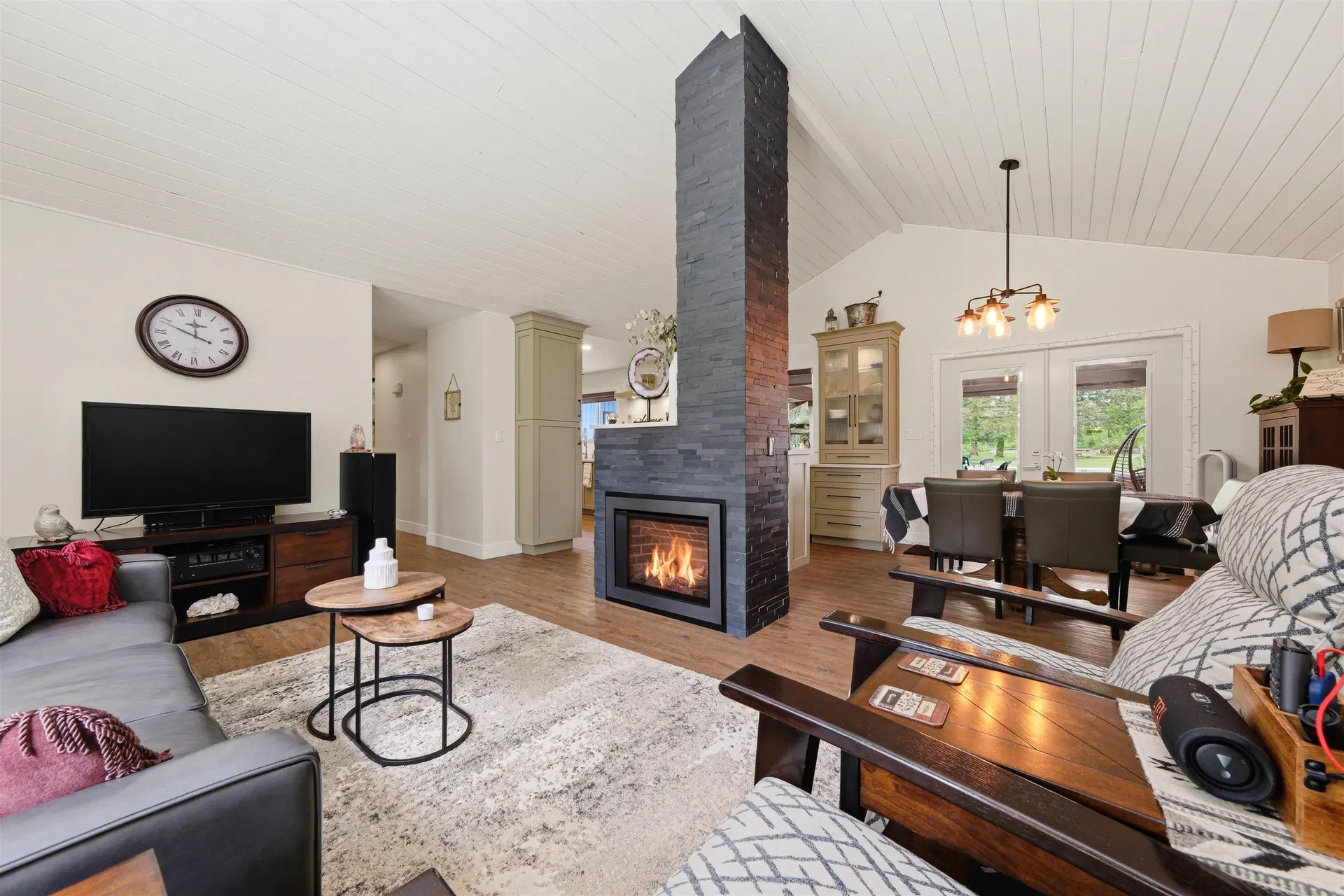 Photo 5 of 40 at 23541 24 Avenue