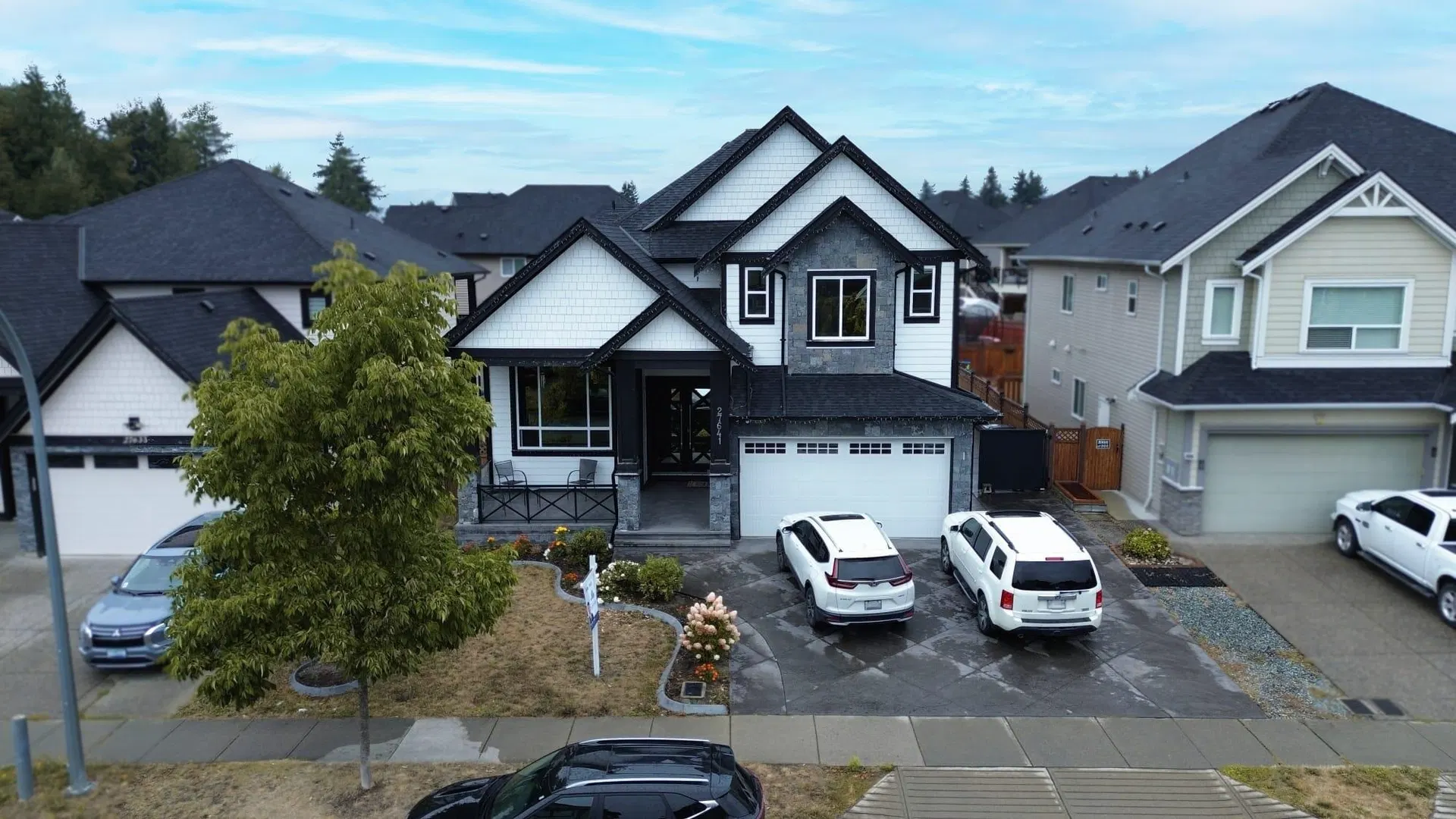 Photo 1 of 29 at 27641 Lunderberg Avenue