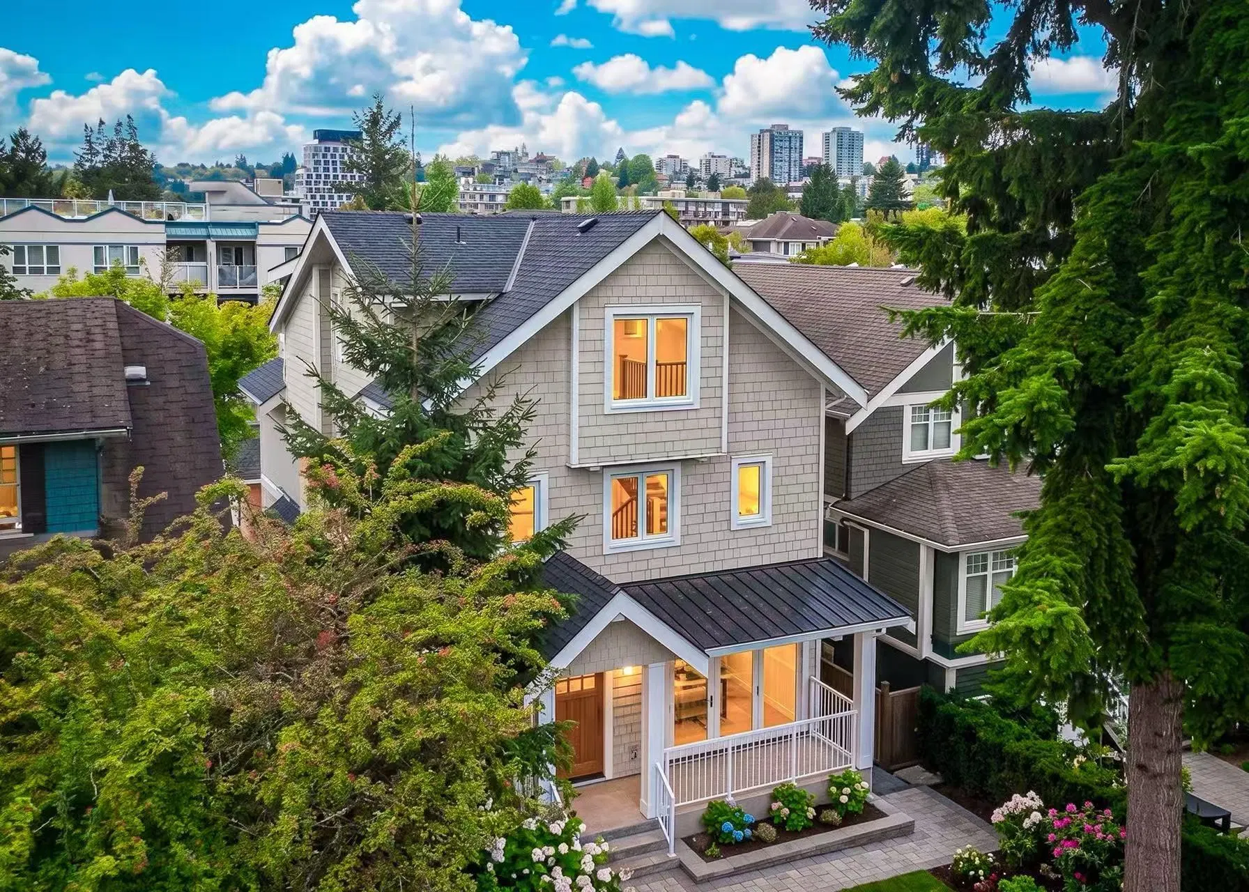 Photo 2 of 32 at #1 – 3638 W 3rd Avenue