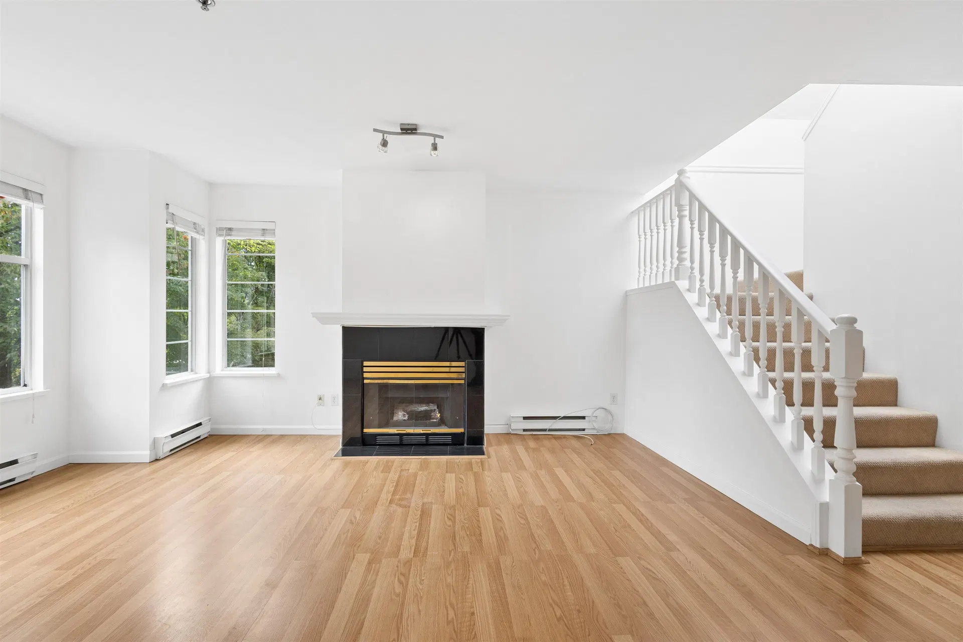 Photo 3 of 40 at #5 – 4149 Sophia Street