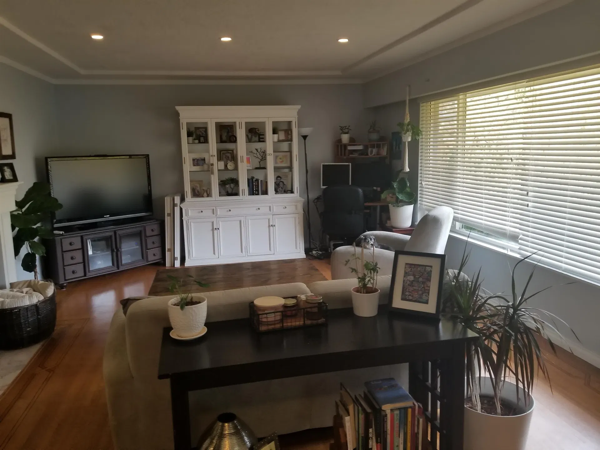 Photo 5 of 10 at 13706 North Bluff Road