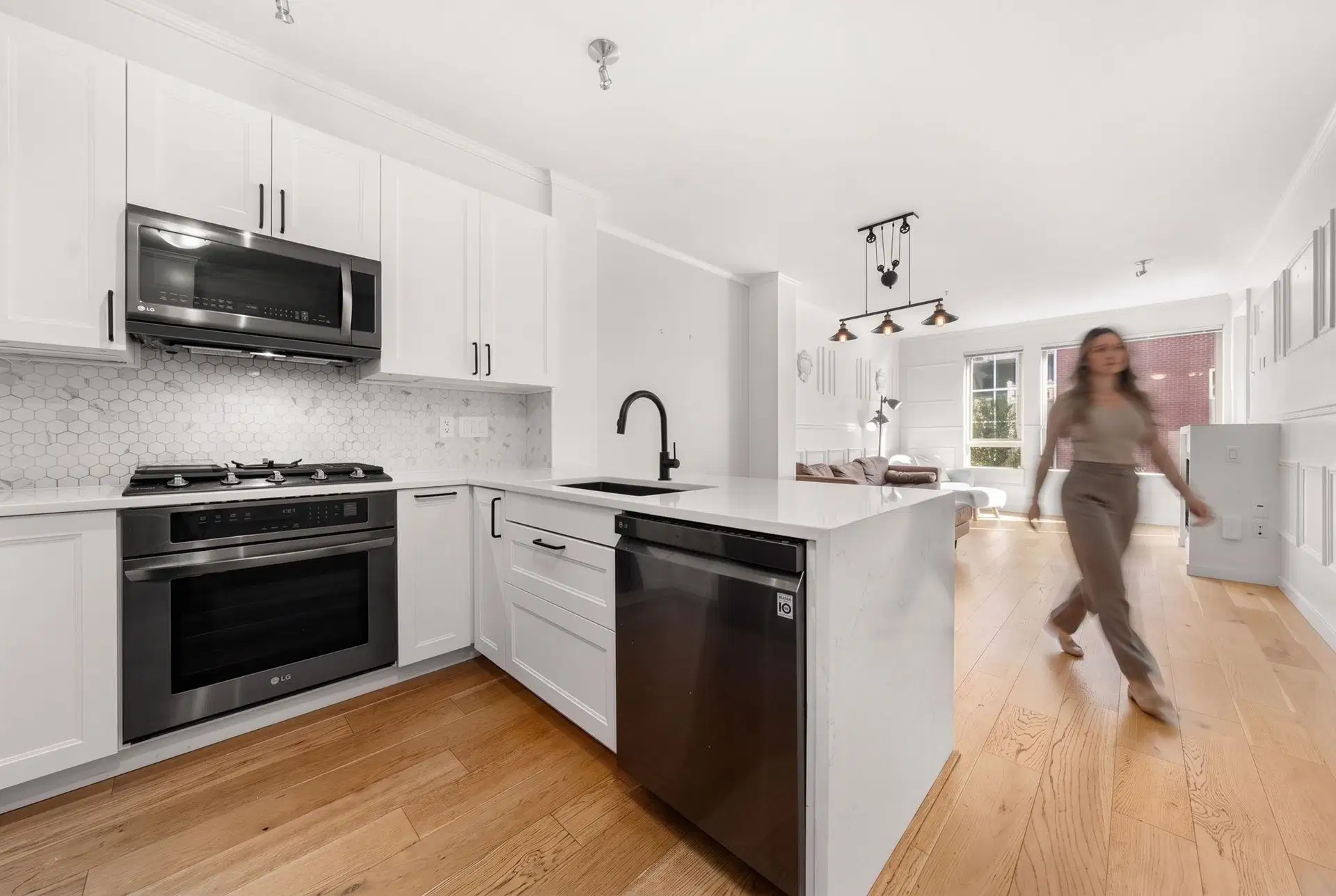 #417 – 119 22nd Street