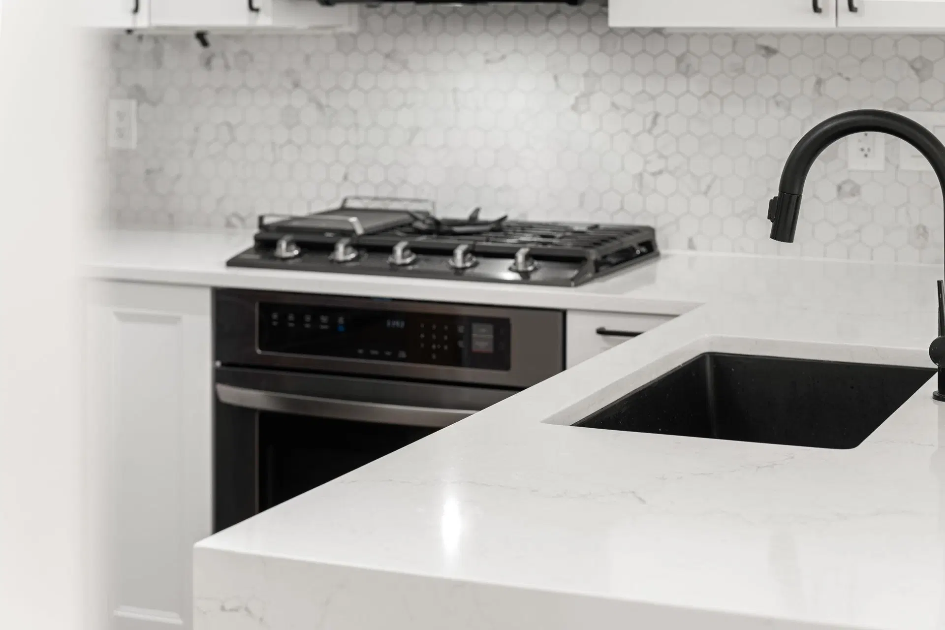 Photo 5 of 40 at #417 – 119 W 22nd Street