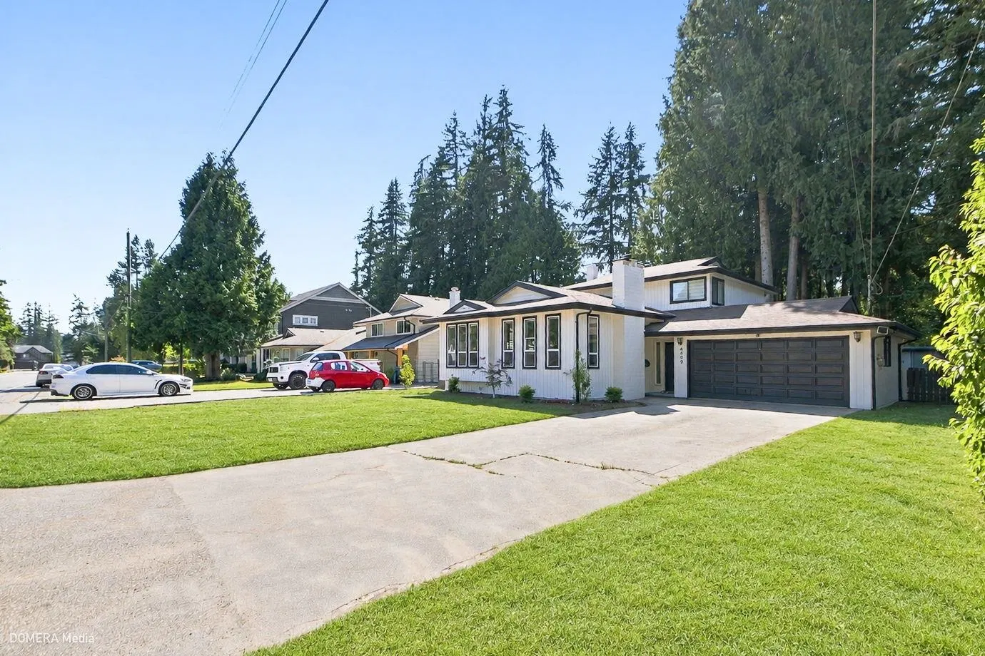 Photo 4 of 38 at 4099 207 Street