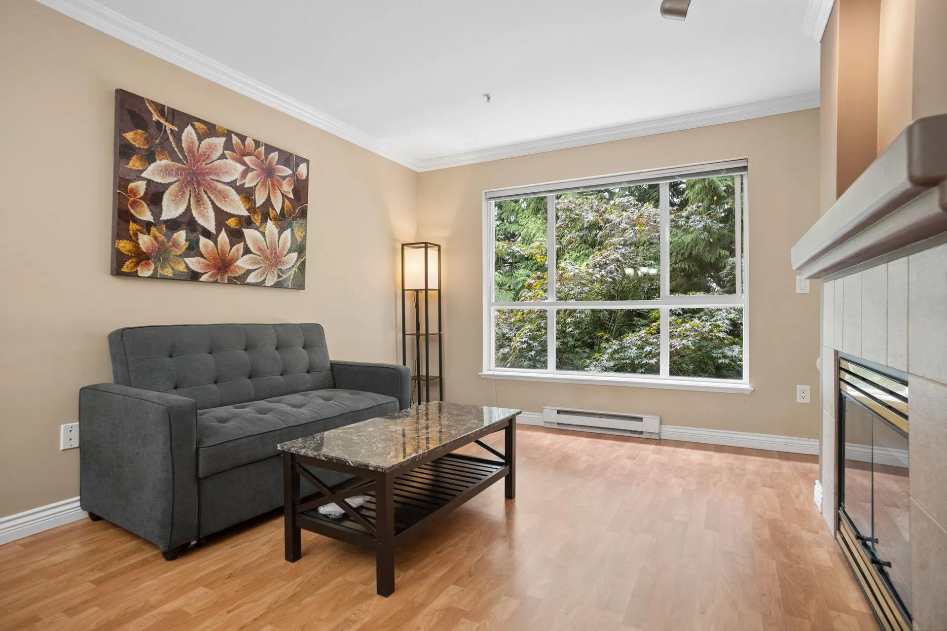 Photo 4 of 26 at #322 – 9979 140 Street