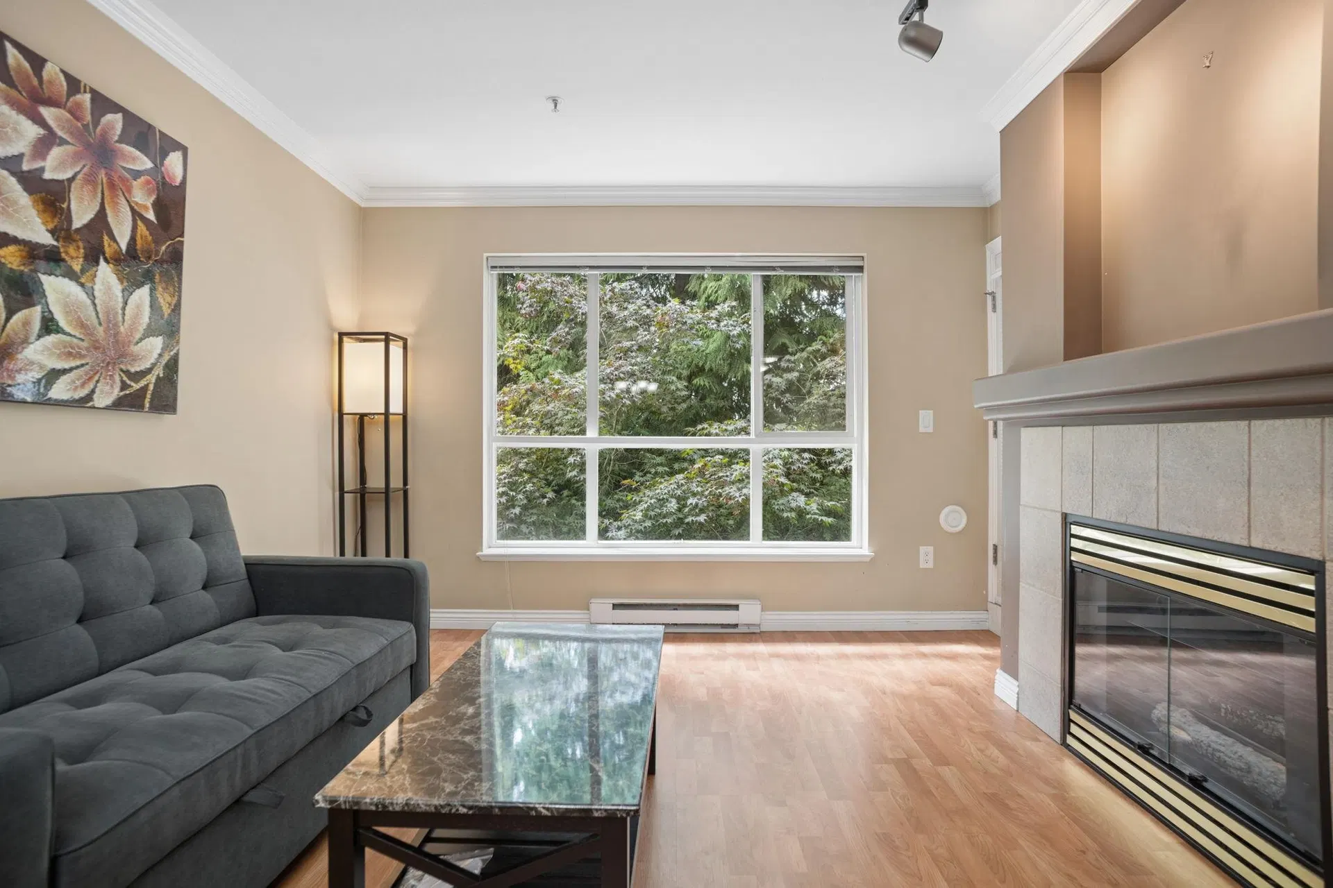 Photo 5 of 26 at #322 – 9979 140 Street