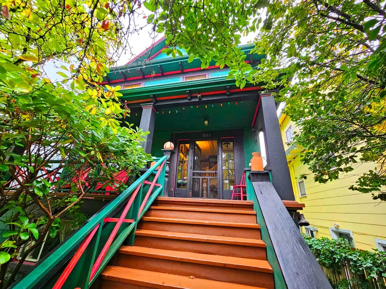 Photo 5 of 40 at 1055 E 11th Avenue