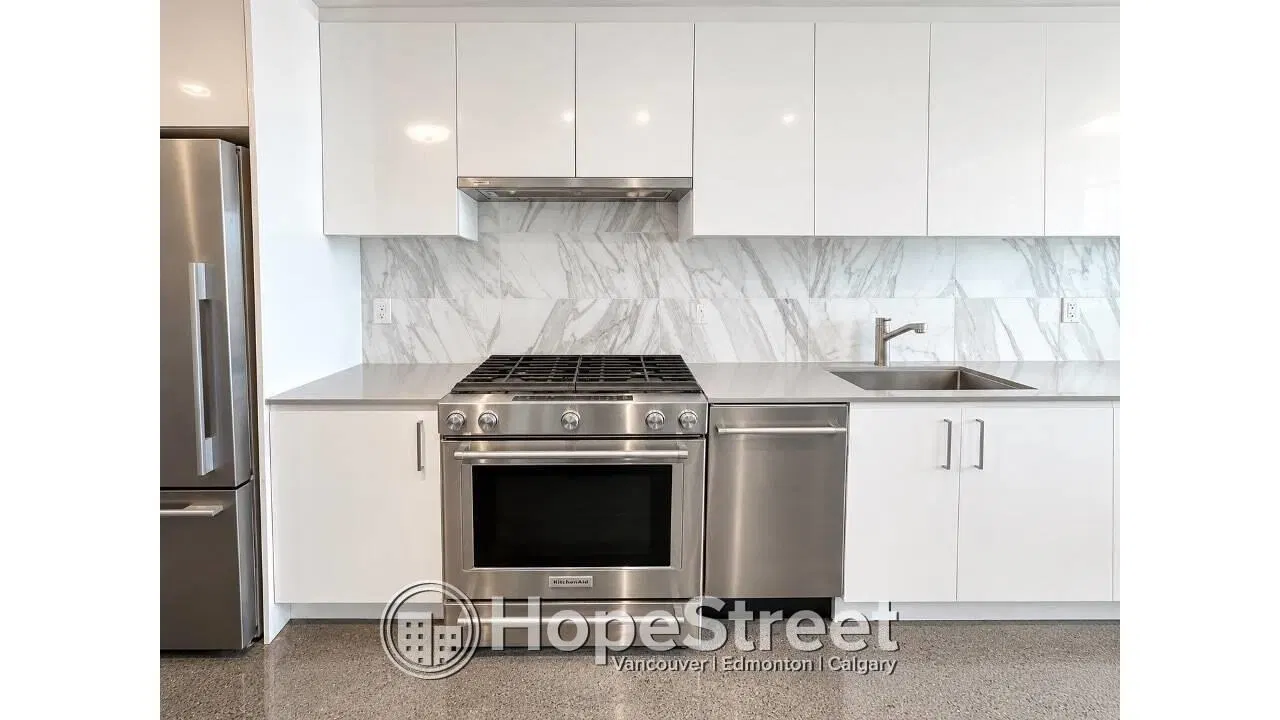 Photo 1 of 15 at #605 – 231 East Pender Street