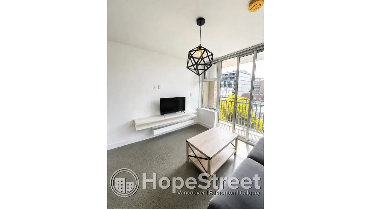 Photo 3 of 15 at #605 – 231 East Pender Street