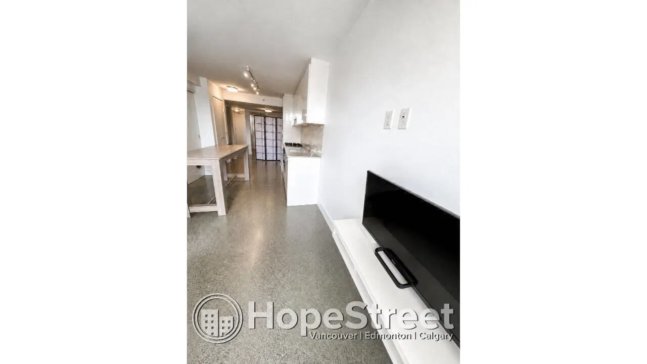 Photo 4 of 15 at #605 – 231 East Pender Street