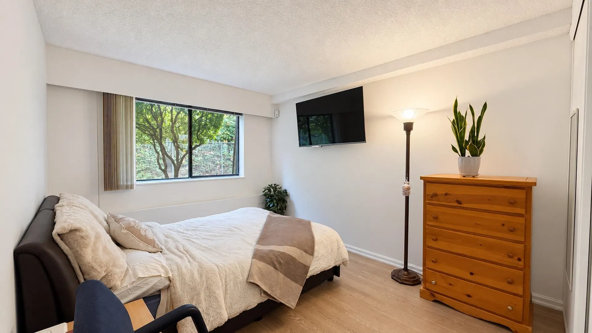 Photo 4 of 13 at #124 – 9101 Horne Street