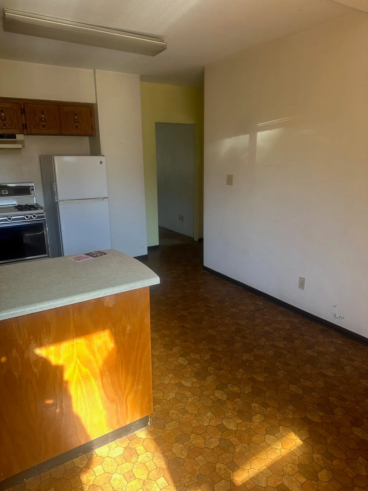 Photo 5 of 9 at 3212 W 6th Avenue