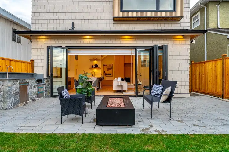 #2 – 5355 Inverness Street