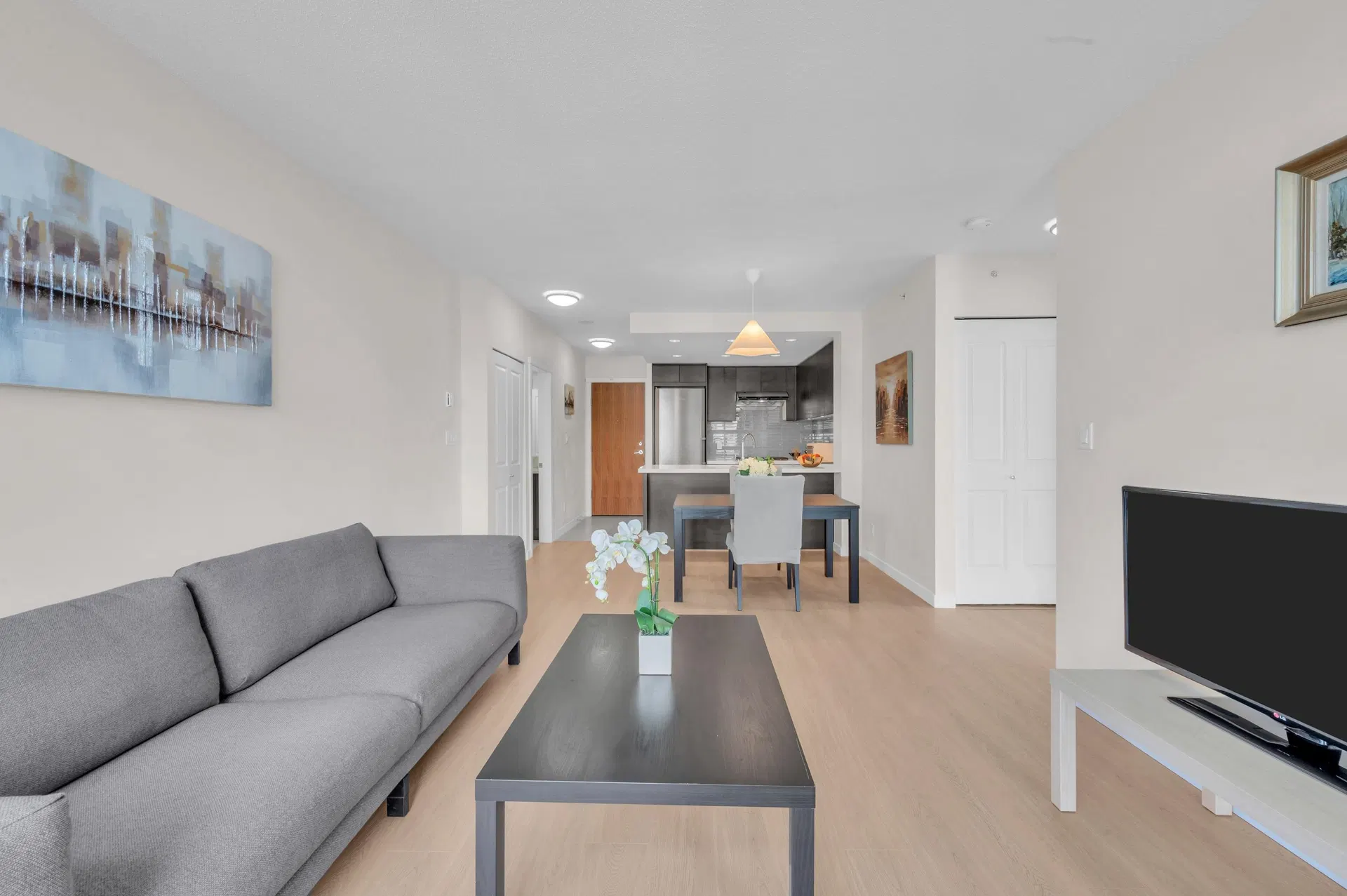 Photo 5 of 27 at #908 – 4880 Bennett Street
