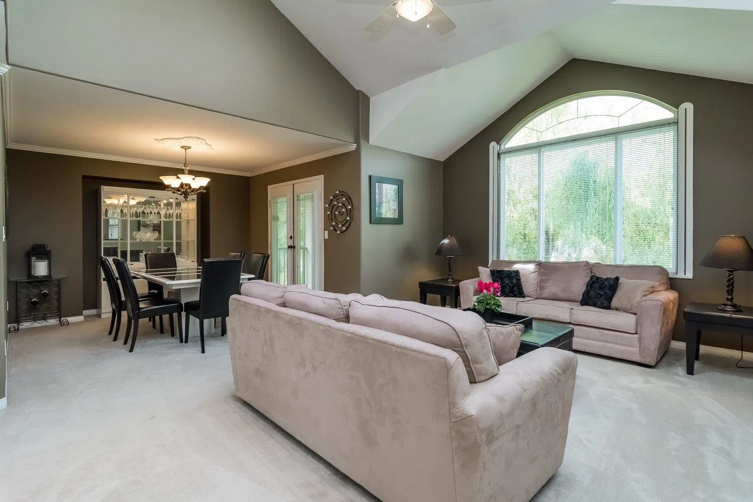 Photo 4 of 27 at 6459 184 Street