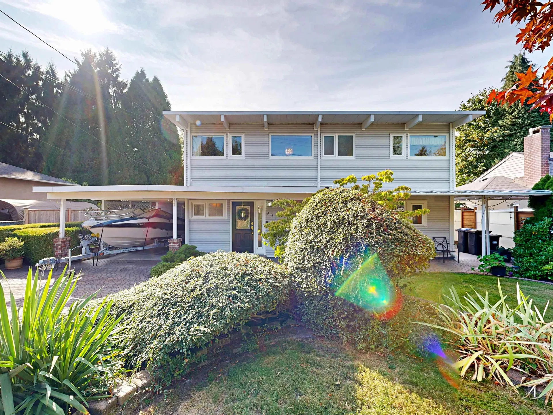 Photo 2 of 40 at 901 Dundonald Drive