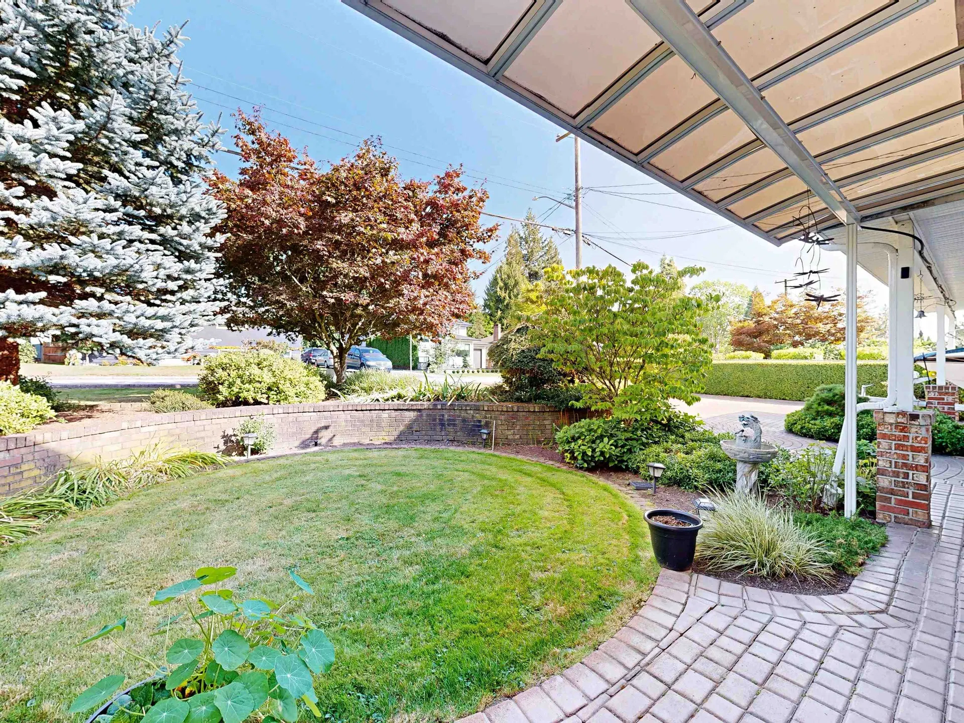 Photo 4 of 40 at 901 Dundonald Drive