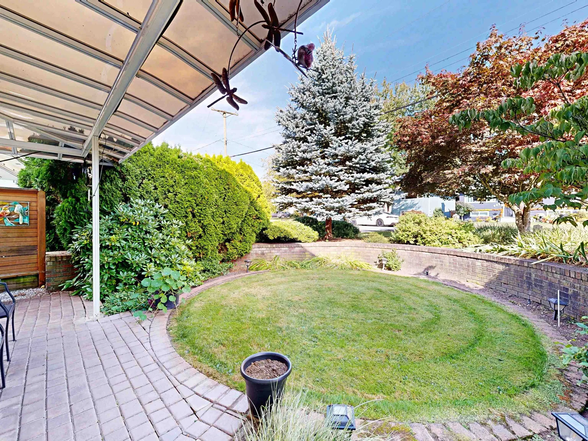 Photo 5 of 40 at 901 Dundonald Drive