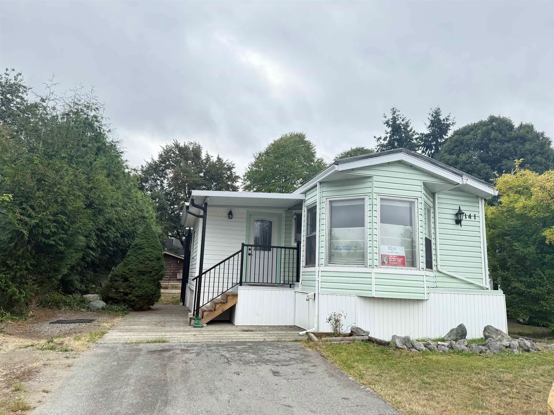 #141 – 145 King Edward Street