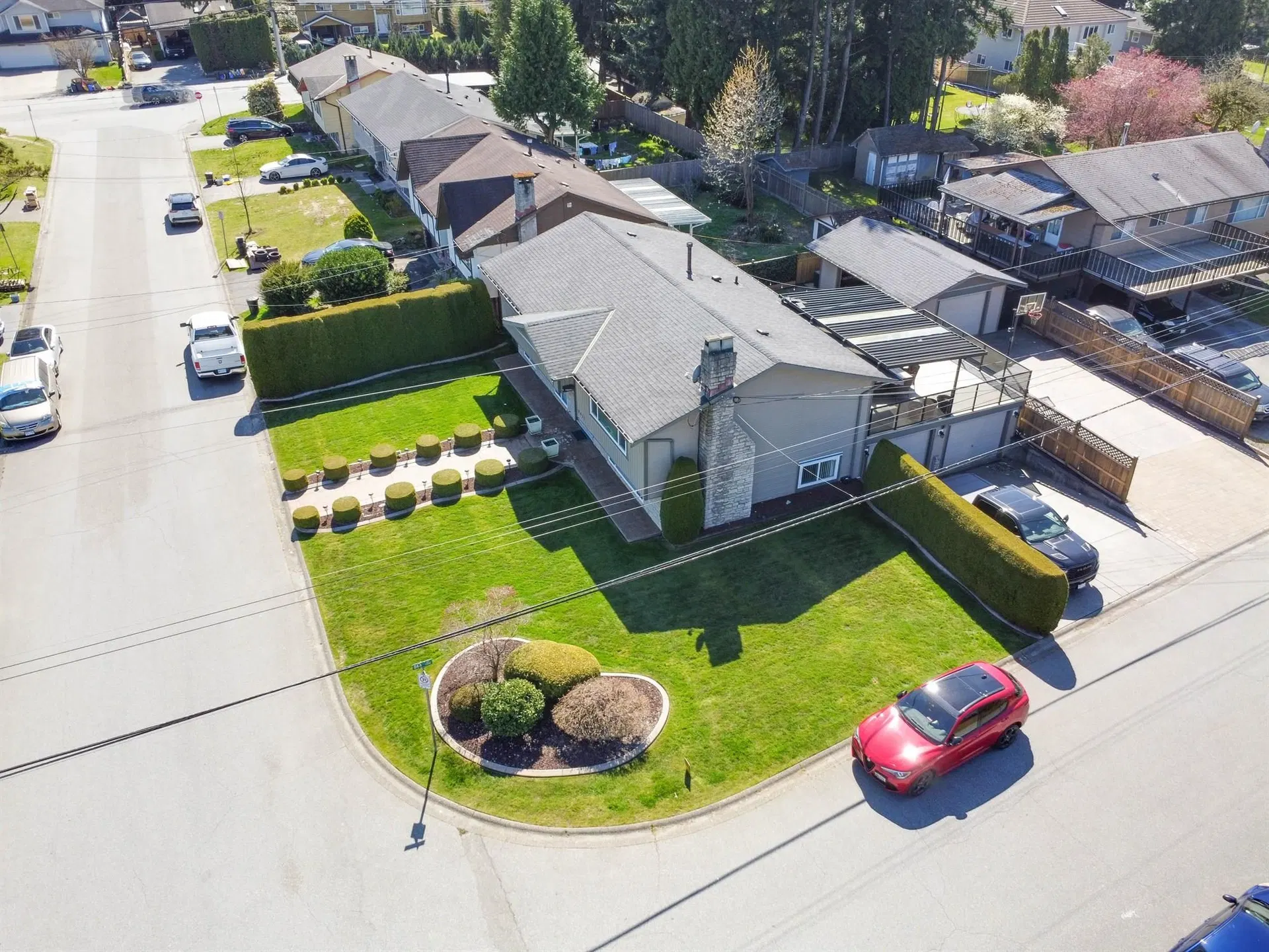 Photo 4 of 40 at 8431 118a Street