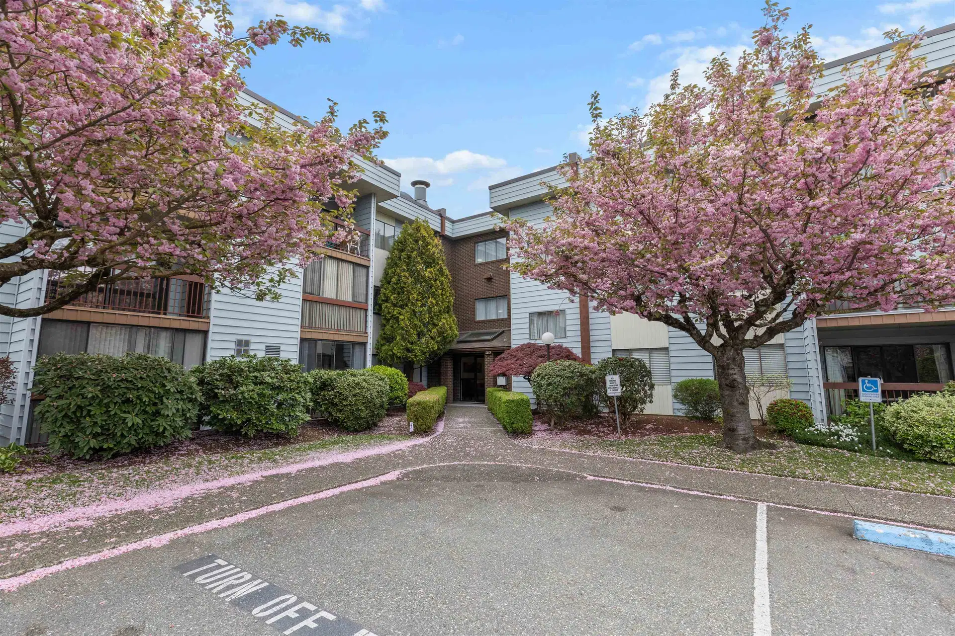 #307 – 2279 Mccallum Road