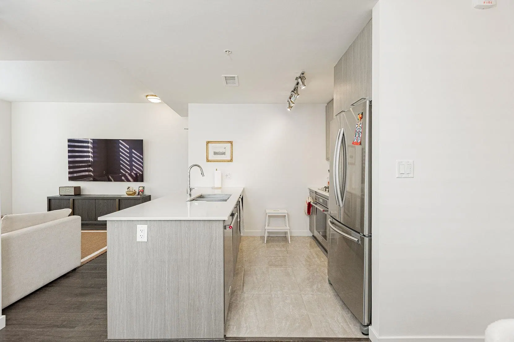 Photo 4 of 34 at #10 – 7708 Alderbridge Way