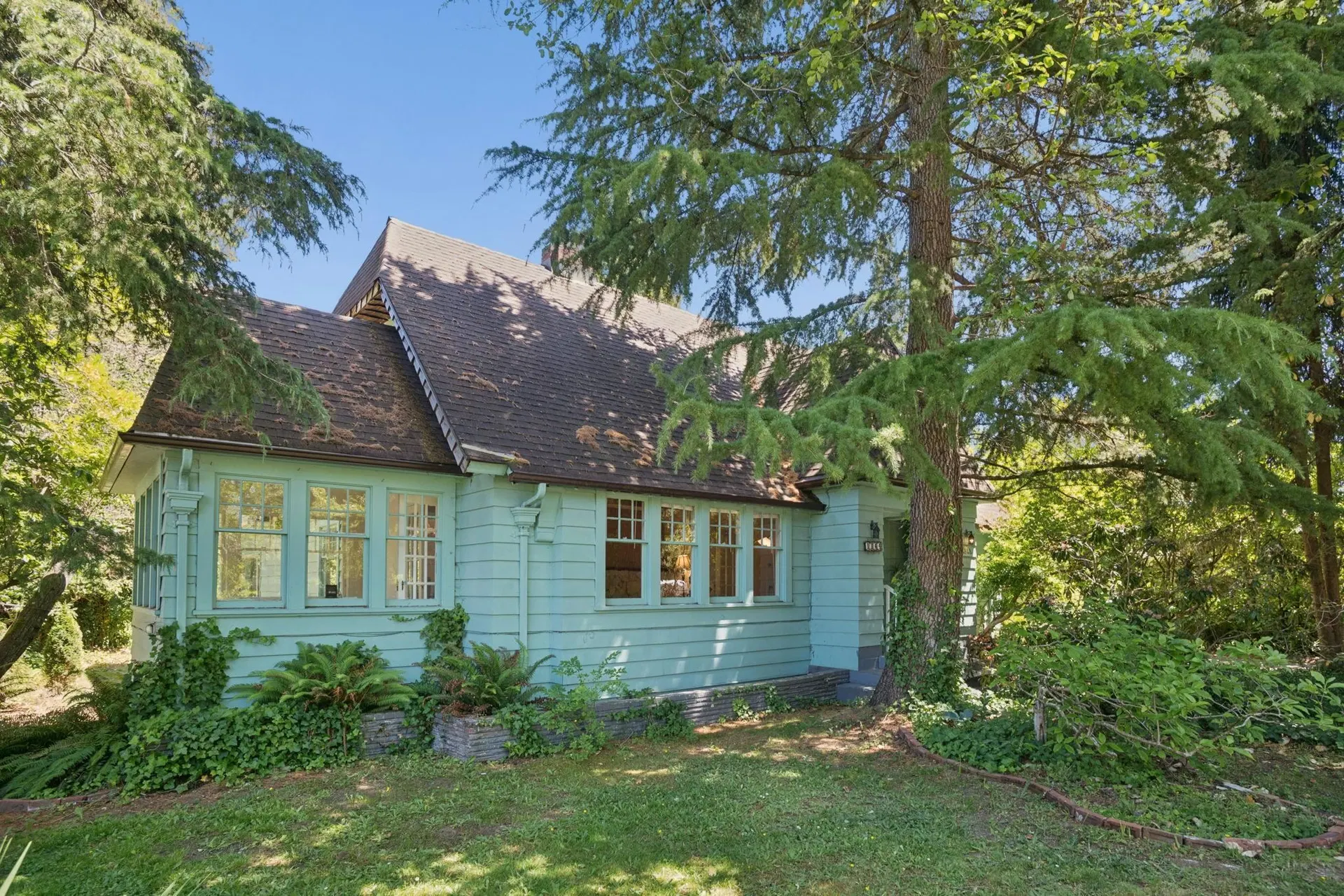 Photo 1 of 37 at 1844 Acadia Road