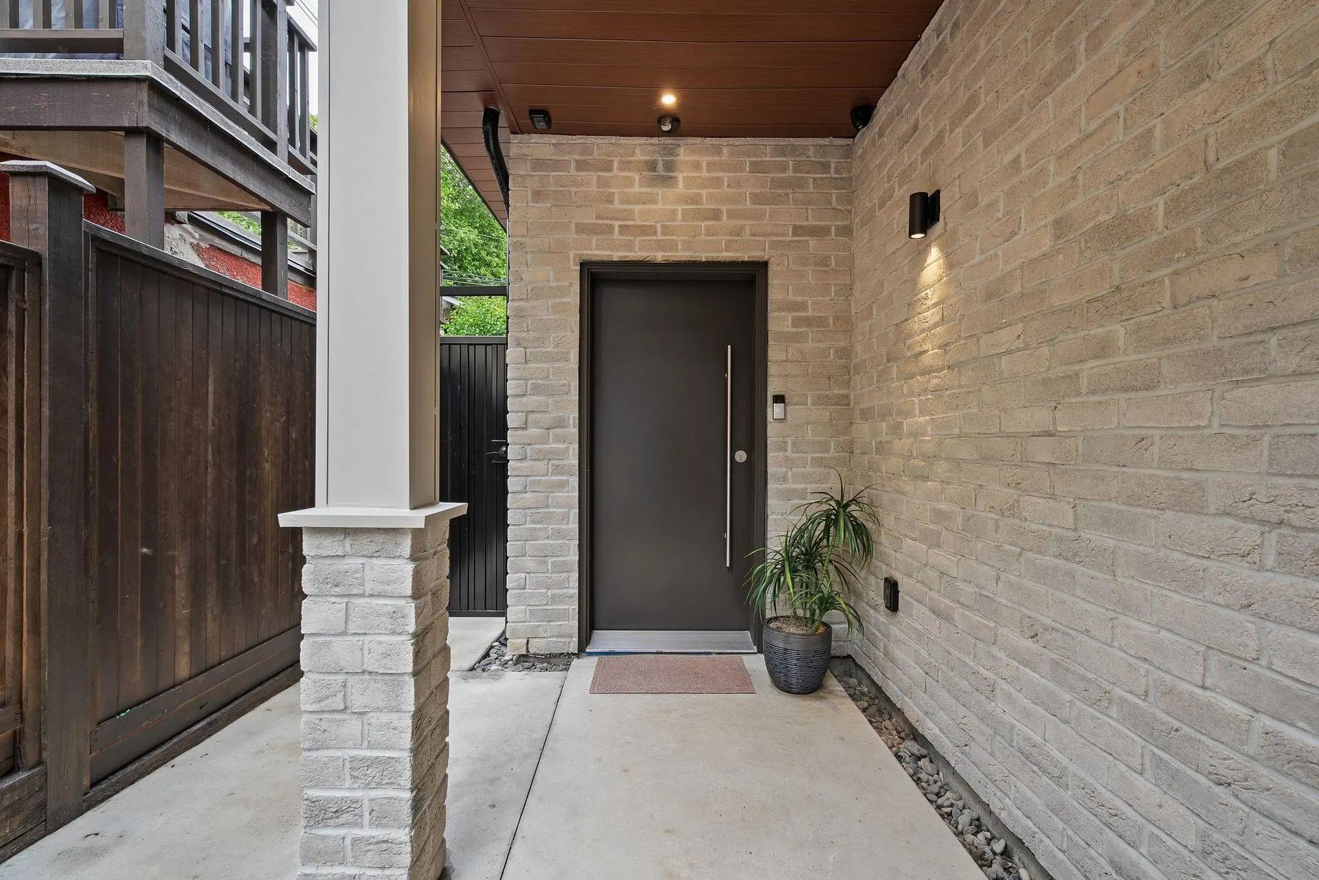 Photo 4 of 36 at #2 – 2211 William Street