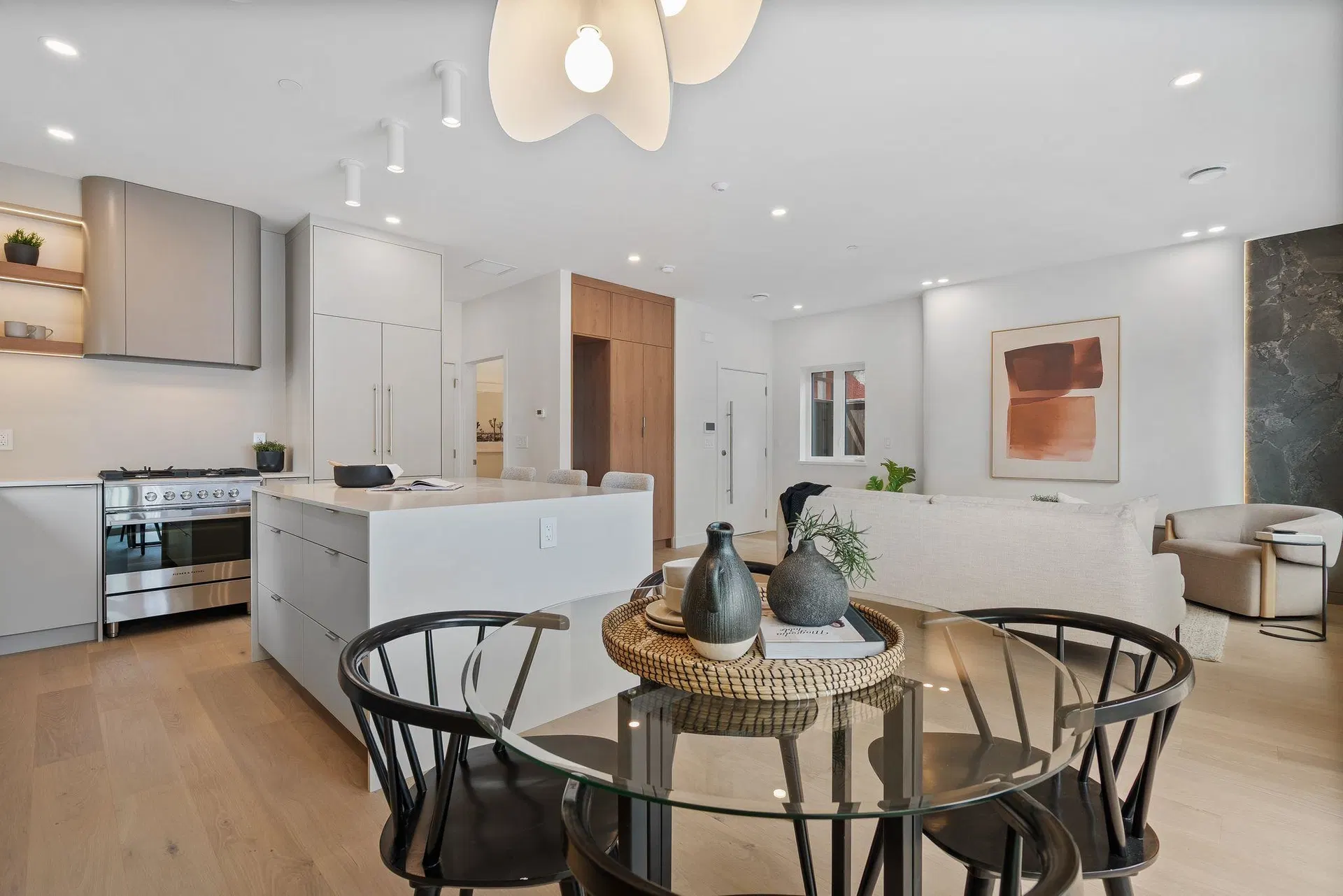 Photo 5 of 36 at #2 – 2211 William Street