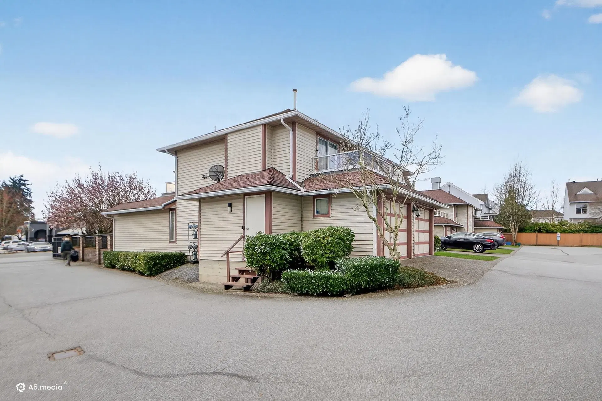 Photo 2 of 31 at #129 – 13725 72a Avenue