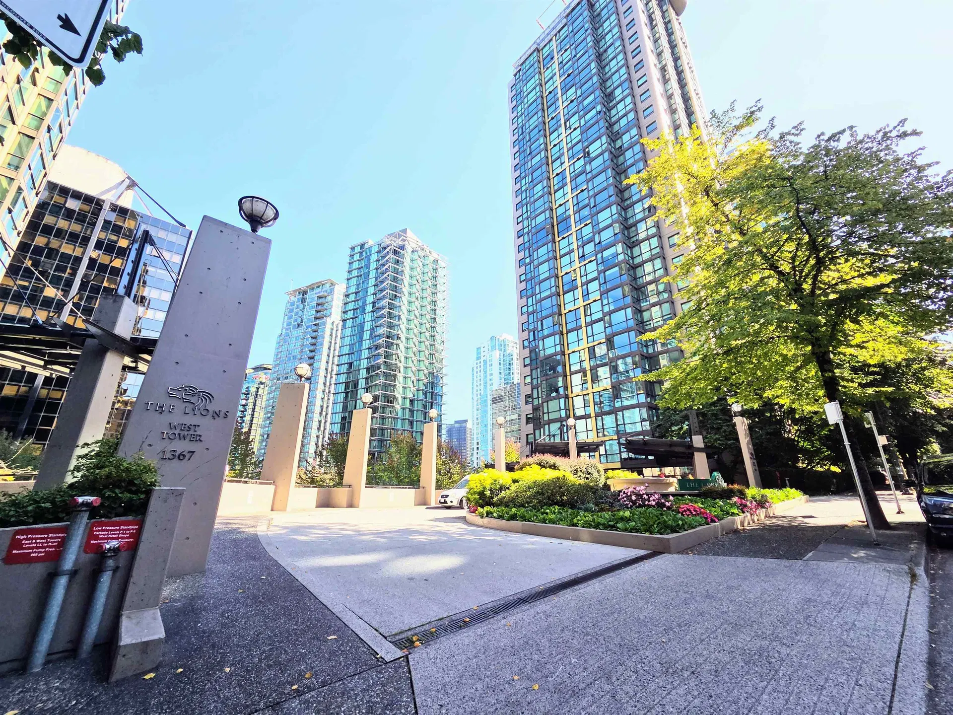 Photo 1 of 39 at #1109 – 1367 Alberni Street