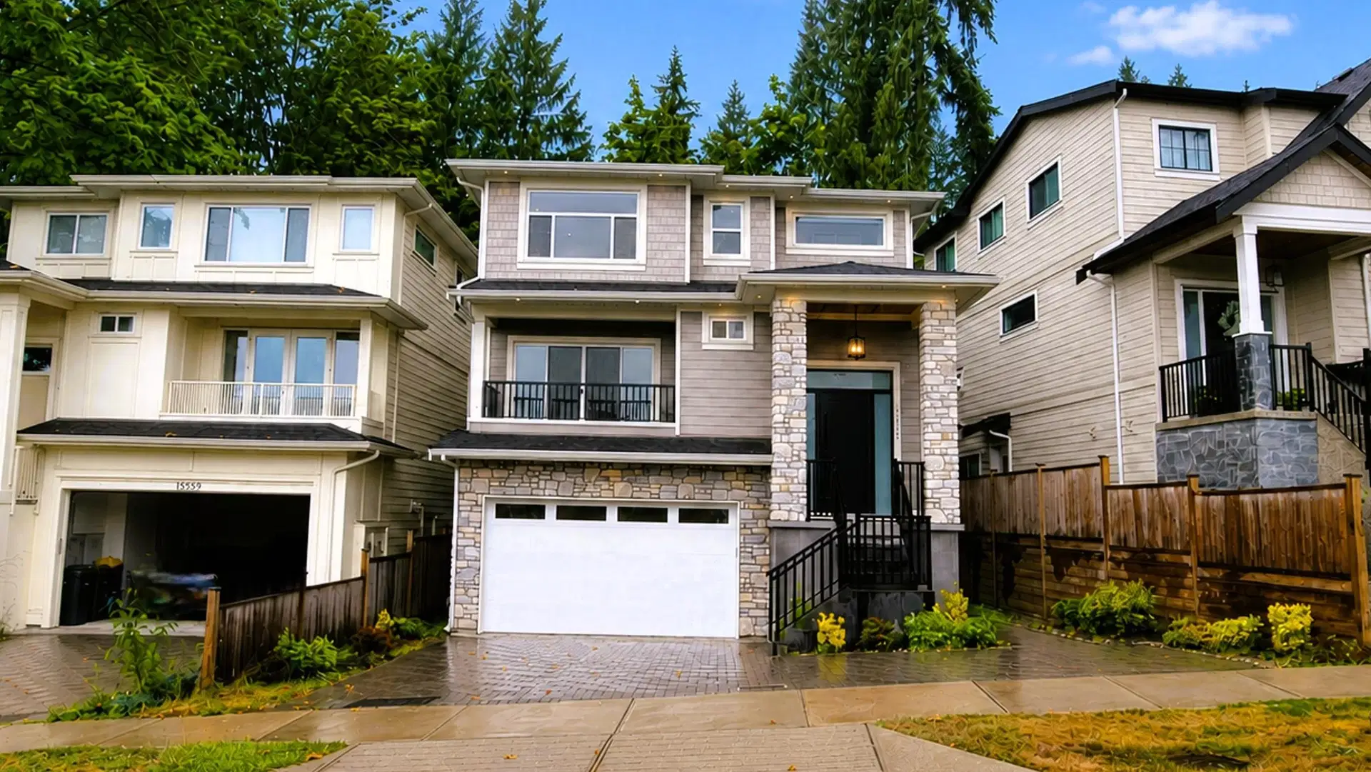 3555 Monson Crescent
