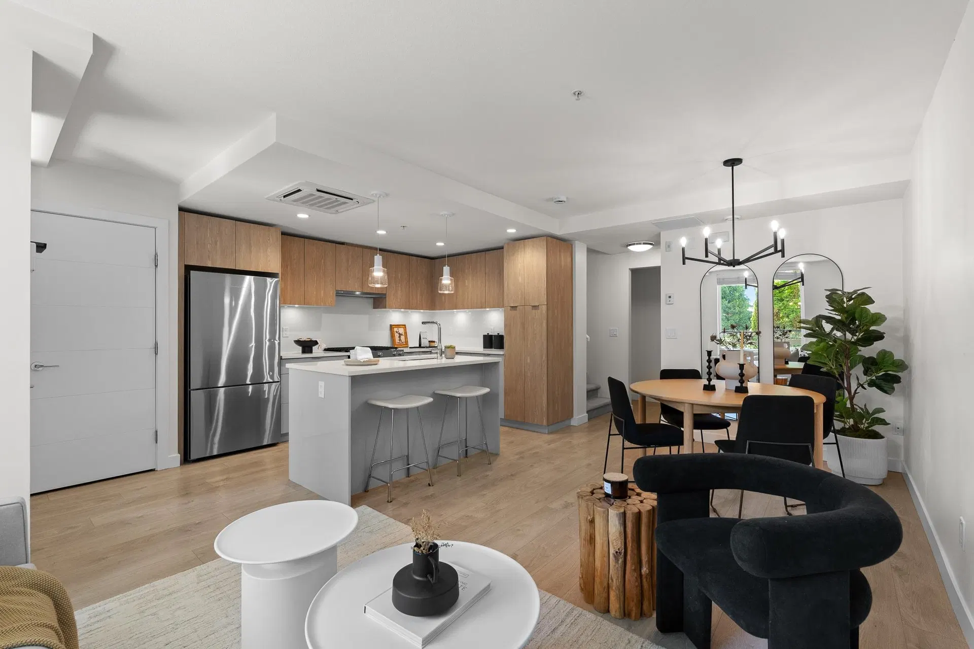 Photo 4 of 33 at TH3 – 108 E 8th Street