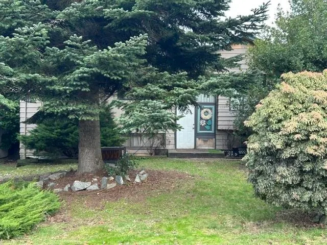 Photo 2 of 10 at 15087 Canary Drive